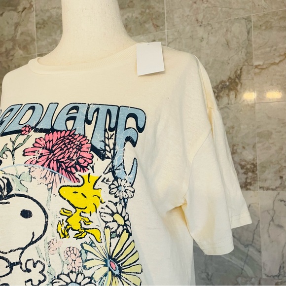 Peanuts Radiate Happiness Short Sleeve Graphic Tee - Picture 4 of 7